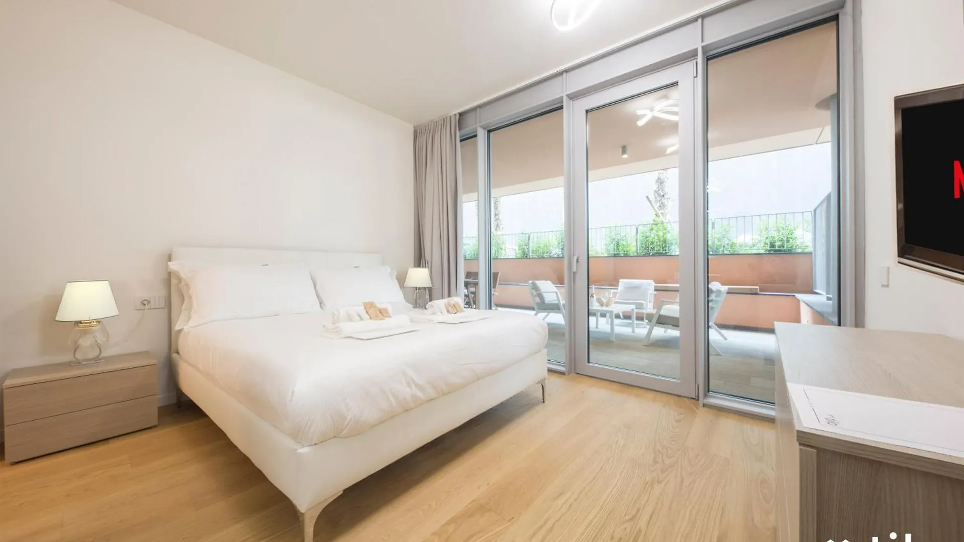 Apartmán Waterfront Luxury 1Br, Free Parking, Ac, Netflix & Wifi By Tilo Lux Janov