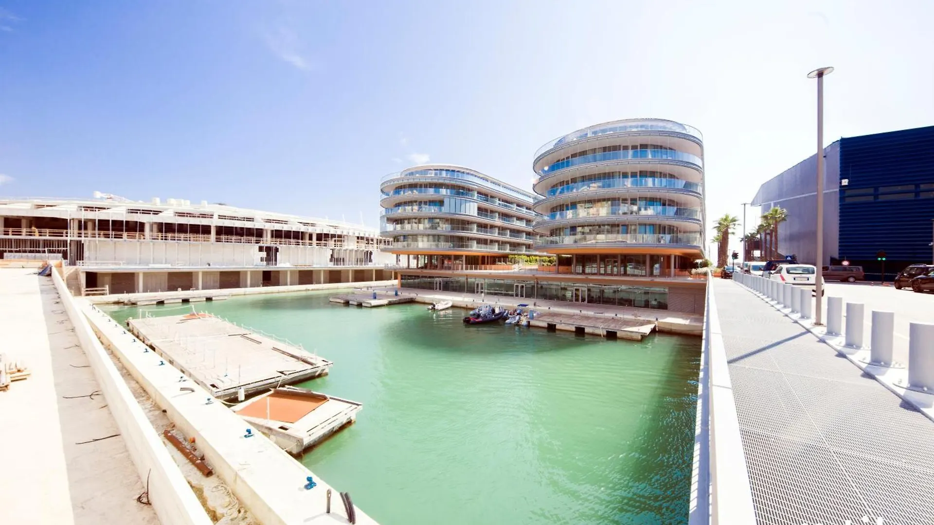 Waterfront Luxury 1Br, Free Parking, Ac, Netflix & Wifi By Tilo Lux Apartment Genoa 0*,  Italy